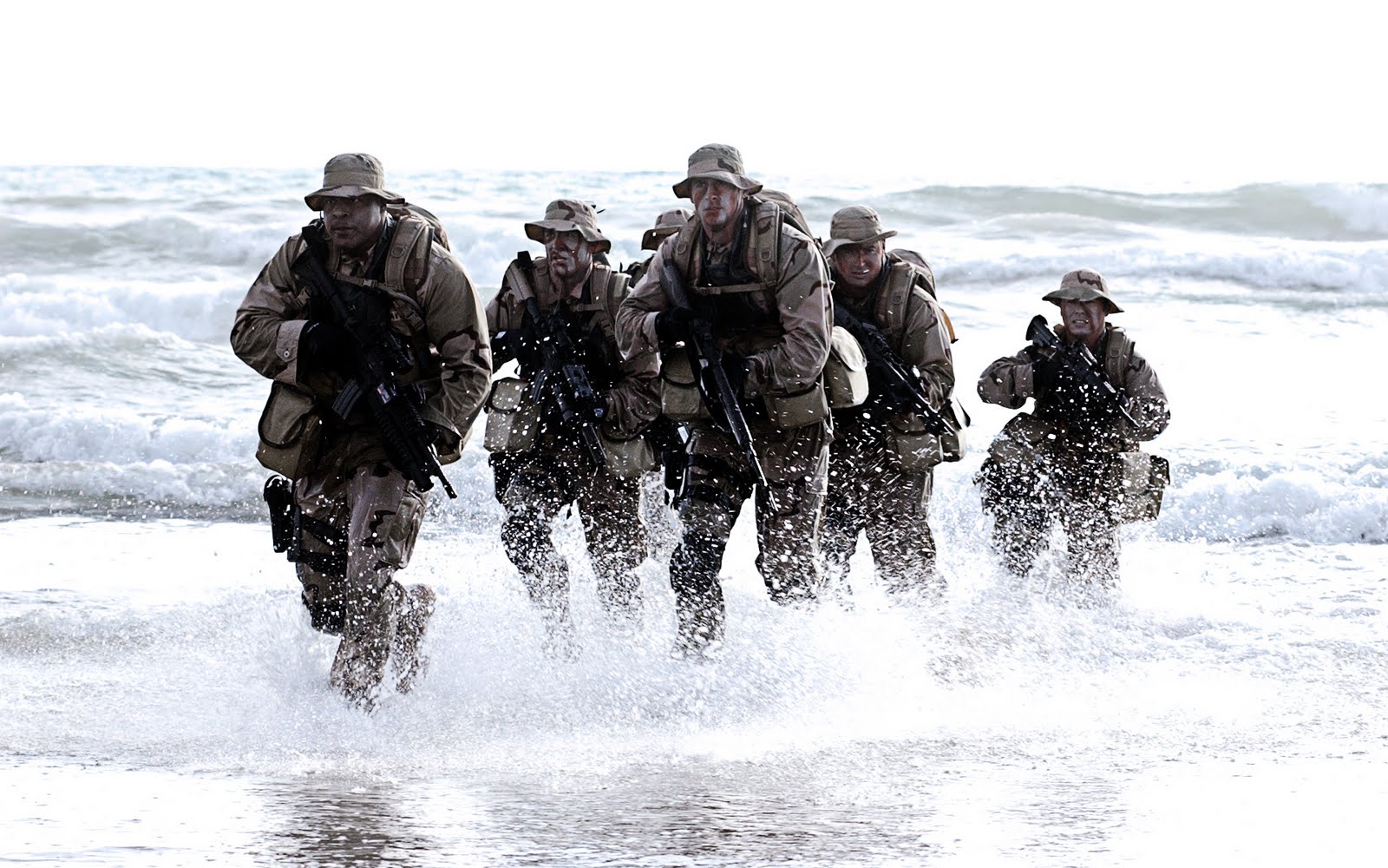 navy-seals-in-water